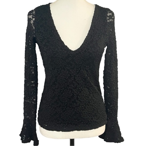 American Eagle Outfitters size M stretch black lace v-neck with flare cuffs GUC - Picture 1 of 9